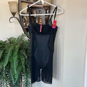 Brand New Spanx Open-Bust Mid-Thigh Bodysuit Very Black Slimming Shapewear